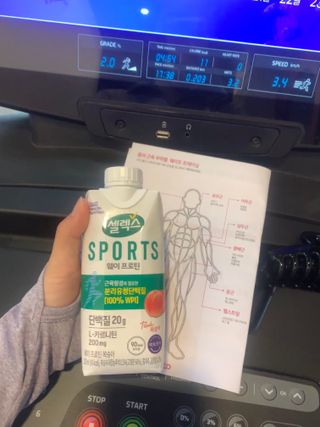 셀렉스스포츠 셀렉스 스포츠 웨이 프로틴 복숭아_ 330ml x 12팩 — 4점을 준 리뷰어가 2021년 4월 올린 사용 사진