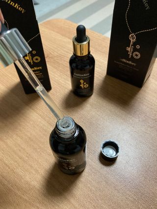 코매료 셀인키 리바이탈 퍼펙트 세럼 2종(천연오일100프로+순수비타민c150,000ppm) — 5점을 준 리뷰어가 2024년 2월 올린 사용 사진