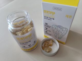 작심연구소 구취제거+충치예방+치아화이트닝 마법의 캔디 덴티팝3종(맛 랜덤 발송) — 5점을 준 리뷰어가 2022년 5월 올린 사용 사진