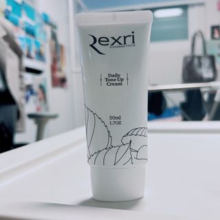 렉스리 데일리 톤업 크림 Rexri Daily Tone Up Cream — 5점을 준 리뷰어가 2022년 9월 올린 사용 사진