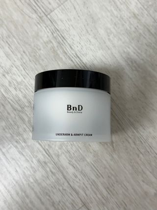 비엔디 프리용[한/영]BnD 바디 미백 겨드랑이 크림 — 3.5점을 준 리뷰어가 2024년 10월 올린 사용 사진