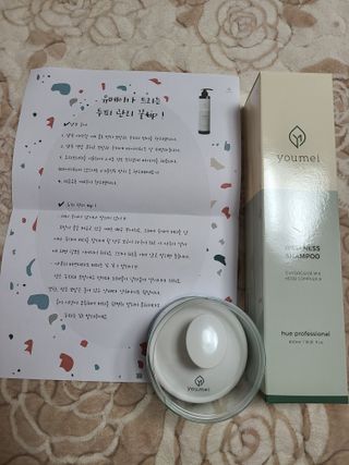 유메이 웰니스 샴푸 + 유메이 스칼프 브러쉬 — 5점을 준 리뷰어가 2021년 12월 올린 사용 사진