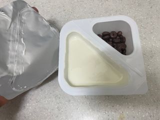 매일바이오 토핑요거트 — 5점을 준 리뷰어가 2021년 5월 올린 사용 사진