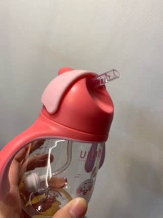 유비맘 트라이탄 코니빨대컵_컬러 랜덤 발송 — 4.5점을 준 리뷰어가 2020년 12월 올린 사용 사진