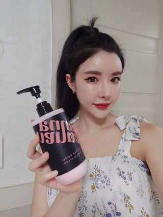 난나 살몬 스파이더 검버섯 미백 톤업 화이트닝 연어 앰플 크림 300ml 대용량 — 5점을 준 리뷰어가 2022년 8월 올린 사용 사진