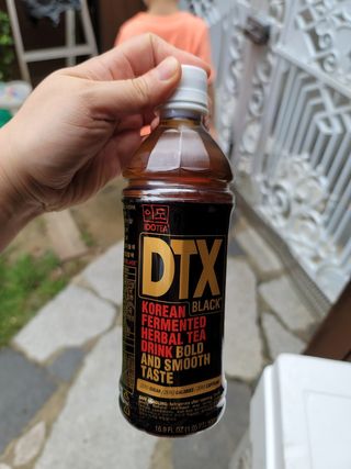 이도 발효한차 디티엑스 블랙 500ml 20병 — 5점을 준 리뷰어가 2021년 8월 올린 사용 사진