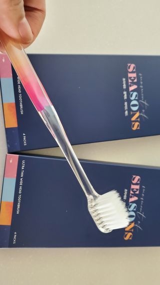 에브리모먼트 에브리 모먼트 칫솔 Every moment toothbrush — 4점을 준 리뷰어가 2022년 5월 올린 사용 사진