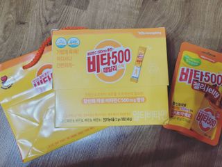 광동생활건강 [광동] 비타500데일리스틱 70포+쇼핑백+구미3개 — 5점을 준 리뷰어가 2021년 12월 올린 사용 사진