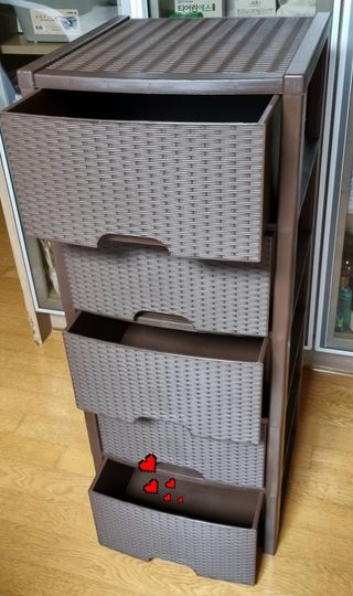 올맘 커넥트 5단 서랍장+분리커버+연결선반 구성 아이보리/브라운 — 5점을 준 리뷰어가 2021년 8월 올린 사용 사진