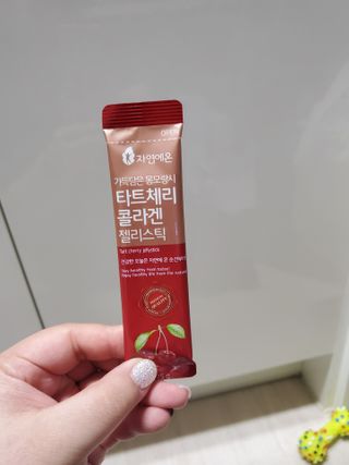 자연에온 가득담은 몽모랑시 타트체리 콜라겐 젤리스틱 — 5점을 준 리뷰어가 2021년 1월 올린 사용 사진