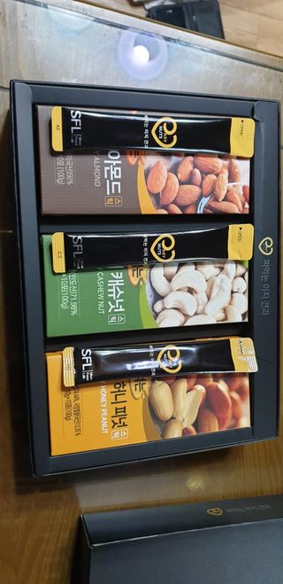 짜먹는 이지견과 짜먹는 이지아몬드, 짜먹는 이지허니피넛, 짜먹는 이지캐슈넛 각 10g X  10포 — 5점을 준 리뷰어가 2021년 3월 올린 사용 사진