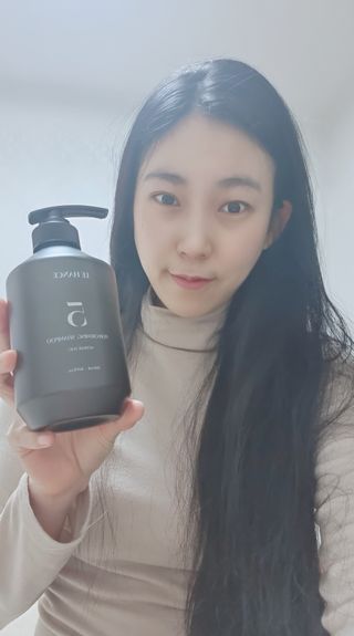 르핸스 퍼포밍 5 샴푸 비반트 포렛/베티버 포그 — 5점을 준 리뷰어가 2022년 12월 올린 사용 사진