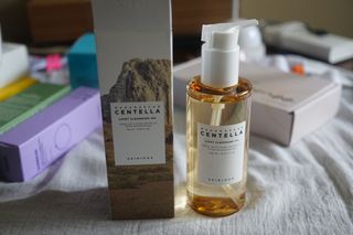 스킨1004 [SKIN1004] 마다가스카르 센텔라 라이트 클렌징 오일 200ml — 5점을 준 리뷰어가 2024년 8월 올린 사용 사진