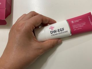 이지듀 DW-EGF 크림 다이브좀_콜라겐이 쏙쏙, 탄력피부로 다이빙 — 4점을 준 리뷰어가 2021년 2월 올린 사용 사진