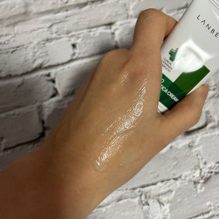 랑벨 랑바이오 블랙 시카 크림 50ml(블랙비 프로폴리스, 시카 4종, 판테놀 10 함유) — 5점을 준 리뷰어가 2023년 2월 올린 사용 사진