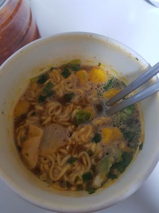 NISSIN 닛신 컵누들  4종 - 씨푸드오리지날, 씨푸드 스파이시, 씨푸드 커리, 씨푸드 XO소스 — 5점을 준 리뷰어가 2022년 11월 올린 사용 사진