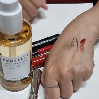 스킨1004 [SKIN1004] 마다가스카르 센텔라 라이트 클렌징 오일 200ml — 5점을 준 리뷰어가 2024년 7월 올린 사용 사진