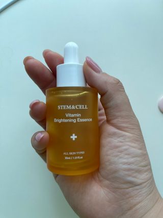 체르엠 스템앤셀 비타민 브라이트닝 에센스 30ml 1개 — 5점을 준 리뷰어가 2021년 8월 올린 사용 사진