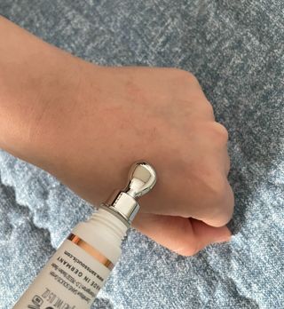 산수시 일루미네이팅 펄 영양 다크서클 스틱 아이 크림 케어 15ml — 4.5점을 준 리뷰어가 2021년 6월 올린 사용 사진