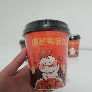 유비쿡 컵떡볶이 매운컵떡볶이2개/ 짜장컵떡볶이 2개  총 4개세트 — 5점을 준 리뷰어가 2021년 3월 올린 사용 사진