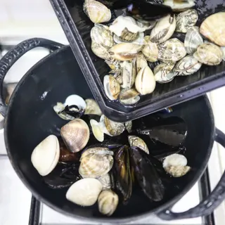 [푸딩팩토리] 바지락홍합탕 500g / 얼큰바지락홍합탕 590g — 5점을 준 리뷰어가 2022년 10월 올린 사용 사진