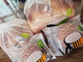 롯데제과 Vbread 포카치아식빵1개 + 미니식빵 1개 + 머핀 2개 세트 — 5점을 준 리뷰어가 2021년 9월 올린 사용 사진