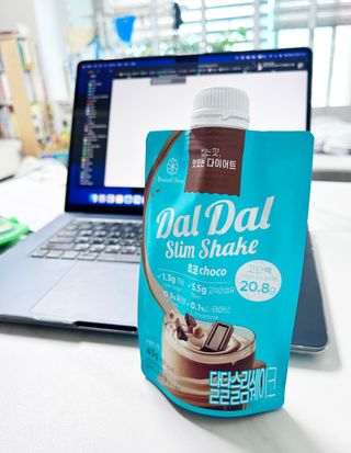 달달슬림쉐이크 [블로그]달달슬림 맛있는 단백질 쉐이크 파우치 다이어트 식사대용 프로틴 파우더 보충제 — 4.5점을 준 리뷰어가 2025년 8월 올린 사용 사진