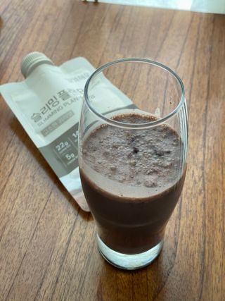 일일하우 슬리밍 플랜B 고소한 귀리맛, 진한 카카오맛 (체중조절식) — 4점을 준 리뷰어가 2023년 7월 올린 사용 사진