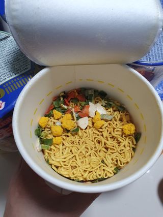 NISSIN 닛신 컵누들  4종 - 씨푸드오리지날, 씨푸드 스파이시, 씨푸드 커리, 씨푸드 XO소스 — 4점을 준 리뷰어가 2022년 11월 올린 사용 사진