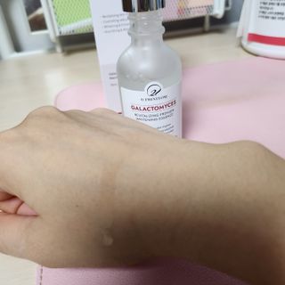 오투에니원 갈락토미세스 리바이탈라이징 프리미엄 화이트닝 에센스 50ml — 5점을 준 리뷰어가 2022년 12월 올린 사용 사진