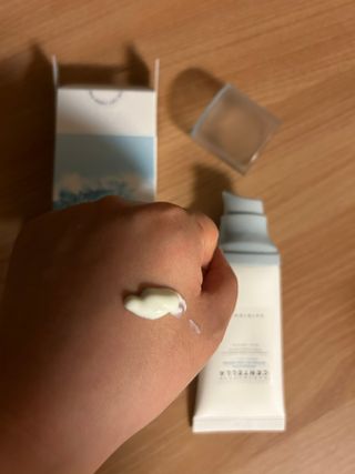 [스킨1004] 마다가스카르 센텔라 히알루-시카 워터핏 선세럼 50ml — 5점을 준 리뷰어가 2024년 5월 올린 사용 사진