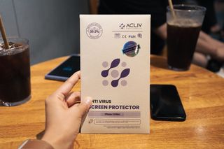 아클리브 Eco 항균 항바이러스 액정 보호필름(iPhone) — 4.5점을 준 리뷰어가 2022년 8월 올린 사용 사진