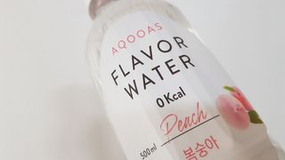 아쿠아스 플레이버워터 [아쿠아스] 제로칼로리 플레이버워터 복숭아/청포도 1BOX 20개입 — 4점을 준 리뷰어가 2021년 4월 올린 사용 사진