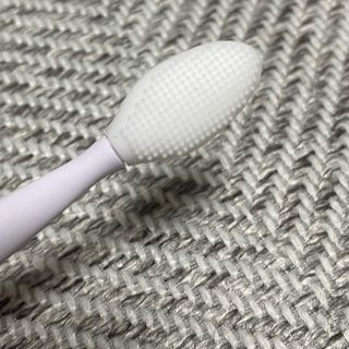 [자유펫] 고양이 턱드름 여드름 예방 및 제거 세트, 블랙씨드케어박스 — 2.5점을 준 리뷰어가 2021년 10월 올린 사용 사진