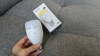 헤이홈 LED전구 화이트 스마트 전구 wifi 연결 스마트폰 연동 음성제어 원격제어 — 5점을 준 리뷰어가 2021년 5월 올린 사용 사진