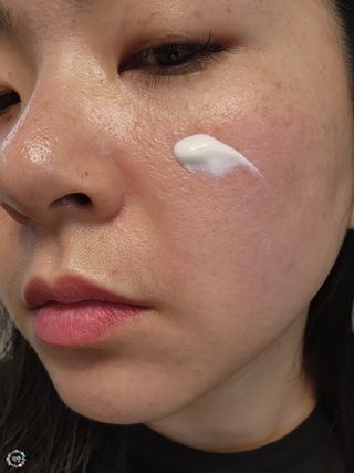 [스킨1004] 마다가스카르 센텔라 히알루-시카 워터핏 선세럼 50ml — 5점을 준 리뷰어가 2024년 5월 올린 사용 사진