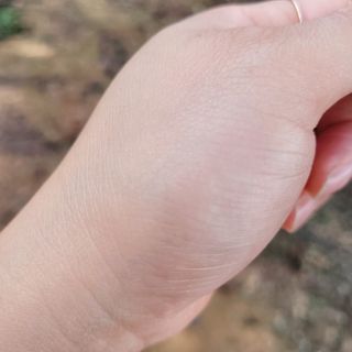 [휴랑] 오미자 2,000알로 피부 생기를 채워주는 밸런싱 크림 — 4점을 준 리뷰어가 2021년 10월 올린 사용 사진