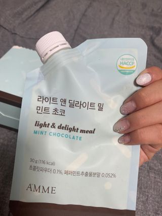 아므_이너뷰티 라이트 앤 딜라이트 밀 민트 초코 — 4점을 준 리뷰어가 2021년 7월 올린 사용 사진