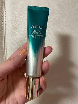 [NEW 탄력유턴 아이크림] AHC 유스 래스팅 리얼 아이크림 포 페이스 — 5점을 준 리뷰어가 2021년 1월 올린 사용 사진
