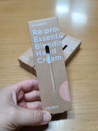 [후르디아] 끈적임 없는 착한성분 비건  핸드크림 3종 — 5점을 준 리뷰어가 2022년 10월 올린 사용 사진