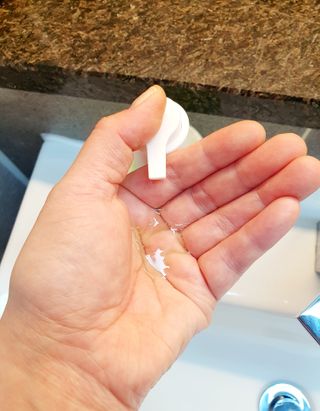 아이토리 시카 앰플 더블 클렌저 — 5점을 준 리뷰어가 2023년 4월 올린 사용 사진