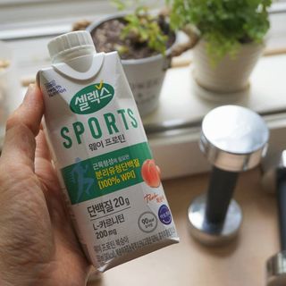 셀렉스스포츠 셀렉스 스포츠 웨이 프로틴 복숭아_ 330ml x 12팩 — 4.5점을 준 리뷰어가 2021년 4월 올린 사용 사진
