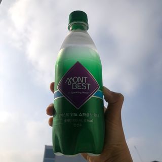 몽베스트 Montbest with Sparkling water Plain 20병 — 4점을 준 리뷰어가 2022년 6월 올린 사용 사진