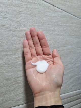 코스모먼트 부스티모 부스팅샴푸60ml + 비듬세정 진정샴푸50ml — 4.5점을 준 리뷰어가 2021년 11월 올린 사용 사진