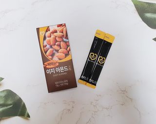 짜먹는 이지견과 짜먹는 이지아몬드, 짜먹는 이지허니피넛, 짜먹는 이지캐슈넛 각 10g X  10포 — 4점을 준 리뷰어가 2021년 3월 올린 사용 사진