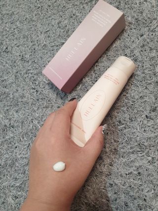 [휴랑] 오미자 2,000알로 피부 생기를 채워주는 밸런싱 크림 — 5점을 준 리뷰어가 2021년 10월 올린 사용 사진