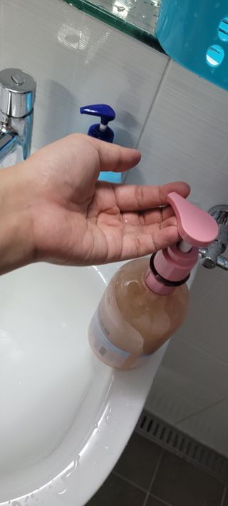벨먼 내추럴스파 수분광채 스크럽 바디워시 600ml 5종 — 5점을 준 리뷰어가 2022년 5월 올린 사용 사진