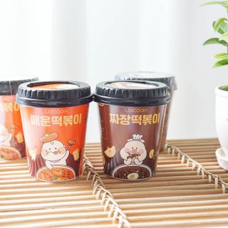 유비쿡 컵떡볶이 매운컵떡볶이2개/ 짜장컵떡볶이 2개  총 4개세트 — 5점을 준 리뷰어가 2021년 4월 올린 사용 사진