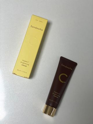 산다화 비타민C 화이트닝 크림 — 5점을 준 리뷰어가 2023년 5월 올린 사용 사진