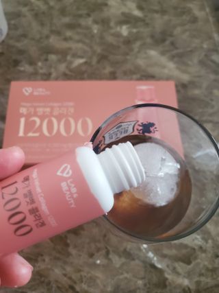 랩앤뷰티 메가 벨벳 콜라겐 12000 — 5점을 준 리뷰어가 2021년 5월 올린 사용 사진